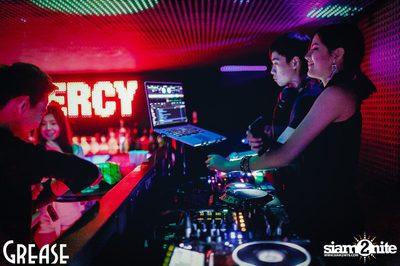 Saturday Night at Grease Bangkok, Sukhumvit Soi 49 — photo 49