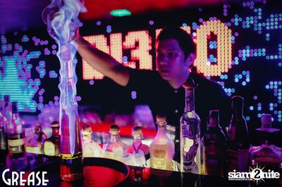 Saturday Night at Grease Bangkok, Sukhumvit Soi 49 — photo 60