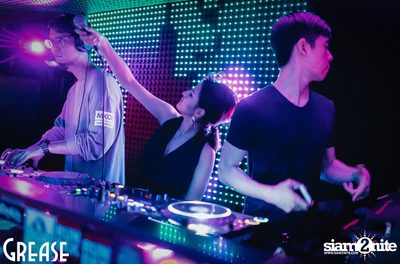 Saturday Night at Grease Bangkok, Sukhumvit Soi 49 — photo 70