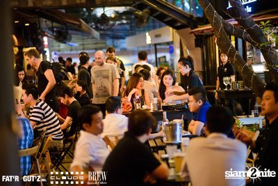 Seenspace Invasion ที่ร้าน Clouds, Fat'R Gut'z และ BREW Beers & Ciders — photo 2