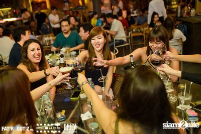 Seenspace Invasion ที่ร้าน Clouds, Fat'R Gut'z และ BREW Beers & Ciders — photo 18