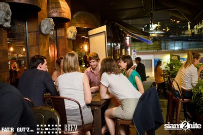 Seenspace Invasion ที่ร้าน Clouds, Fat'R Gut'z และ BREW Beers & Ciders — photo 37
