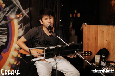 Friday Night at Grease Bangkok, Sukhumvit Soi 49 — photo 1