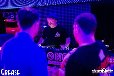 Friday Night at Grease Bangkok, Sukhumvit Soi 49 — photo 10