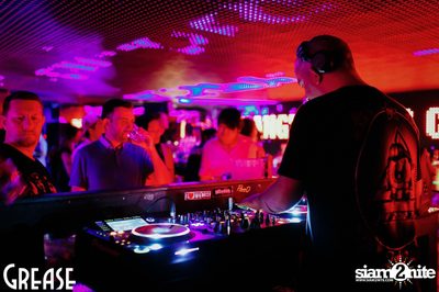 Friday Night at Grease Bangkok, Sukhumvit Soi 49 — photo 15