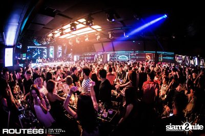ปาร์ตี้คืนวันศุกร์ ที่ร้าน รูท ซิกตี้ซิกคลับ อาร์ซีเอ — photo 16
