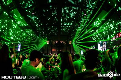 ปาร์ตี้คืนวันศุกร์ ที่ร้าน รูท ซิกตี้ซิกคลับ อาร์ซีเอ — photo 40