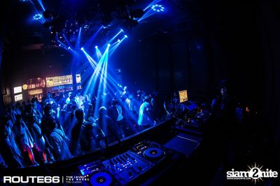 ปาร์ตี้คืนวันศุกร์ ที่ร้าน รูท ซิกตี้ซิกคลับ อาร์ซีเอ — photo 58
