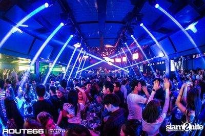 ปาร์ตี้คืนวันศุกร์ ที่ร้าน รูท ซิกตี้ซิกคลับ อาร์ซีเอ — photo 68
