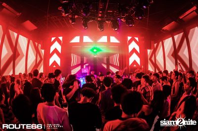 ปาร์ตี้คืนวันศุกร์ ที่ร้าน รูท ซิกตี้ซิกคลับ อาร์ซีเอ — photo 102