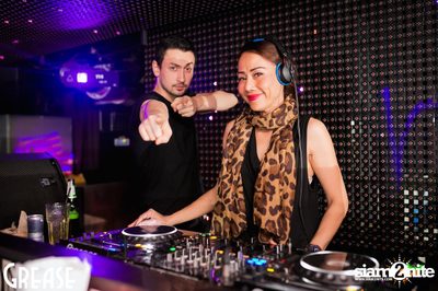 Saturday Night at Grease Bangkok, Sukhumvit Soi 49 — photo 3