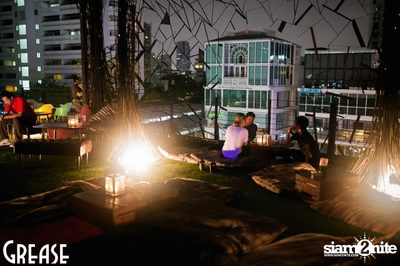Saturday Night at Grease Bangkok, Sukhumvit Soi 49 — photo 5