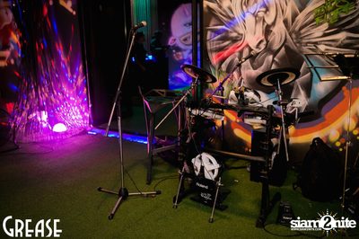 Saturday Night at Grease Bangkok, Sukhumvit Soi 49 — photo 11