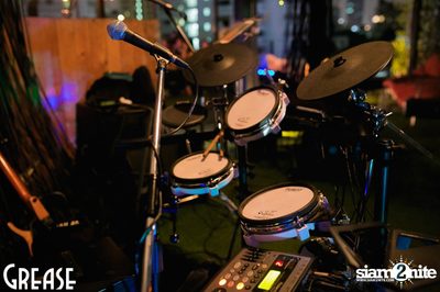 Saturday Night at Grease Bangkok, Sukhumvit Soi 49 — photo 13