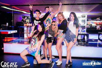 Saturday Night at Grease Bangkok, Sukhumvit Soi 49 — photo 18