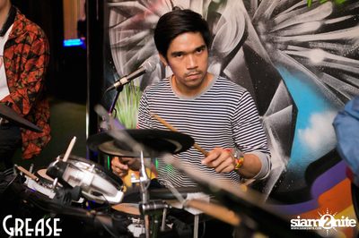 Saturday Night at Grease Bangkok, Sukhumvit Soi 49 — photo 32