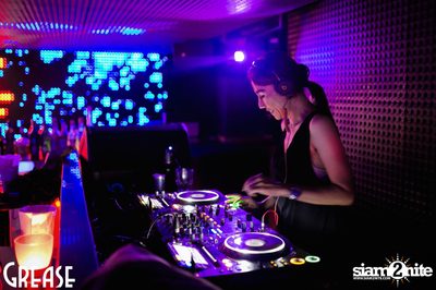 Saturday Night at Grease Bangkok, Sukhumvit Soi 49 — photo 41