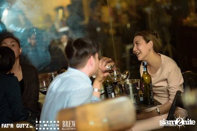 Seenspace Invasion ที่ร้าน Clouds, Fat'R Gut'z และ BREW Beers & Ciders — photo 16