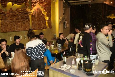 Seenspace Invasion ที่ร้าน Clouds, Fat'R Gut'z และ BREW Beers & Ciders — photo 55