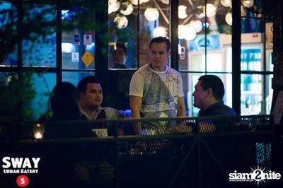 Ultimate Wing Eating Contest ที่ สเวย์ เออร์แบน อีเทอรี — photo 11
