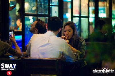 Ultimate Wing Eating Contest ที่ สเวย์ เออร์แบน อีเทอรี — photo 25