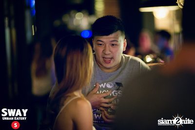 Ultimate Wing Eating Contest ที่ สเวย์ เออร์แบน อีเทอรี — photo 33