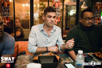 Ultimate Wing Eating Contest ที่ สเวย์ เออร์แบน อีเทอรี — photo 45