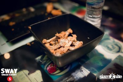 Ultimate Wing Eating Contest ที่ สเวย์ เออร์แบน อีเทอรี — photo 59