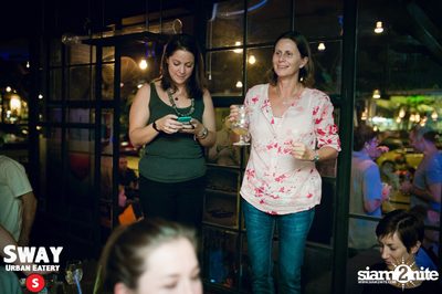 Ultimate Wing Eating Contest ที่ สเวย์ เออร์แบน อีเทอรี — photo 60