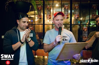 Ultimate Wing Eating Contest ที่ สเวย์ เออร์แบน อีเทอรี — photo 108