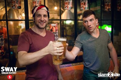 Ultimate Wing Eating Contest ที่ สเวย์ เออร์แบน อีเทอรี — photo 119