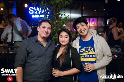 Ultimate Wing Eating Contest ที่ สเวย์ เออร์แบน อีเทอรี — photo 125
