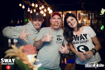 Ultimate Wing Eating Contest ที่ สเวย์ เออร์แบน อีเทอรี — photo 130
