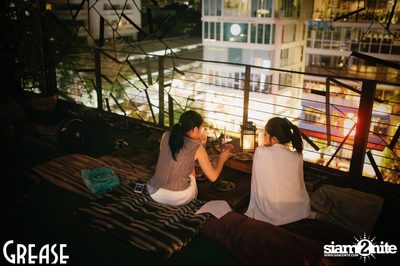 Friday Night at Grease Bangkok, Sukhumvit Soi 49 — photo 4