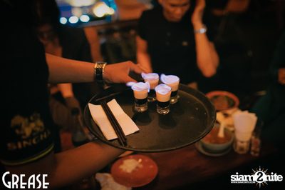 Friday Night at Grease Bangkok, Sukhumvit Soi 49 — photo 9