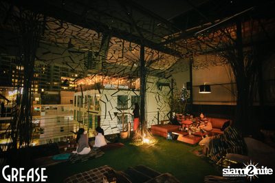 Friday Night at Grease Bangkok, Sukhumvit Soi 49 — photo 14