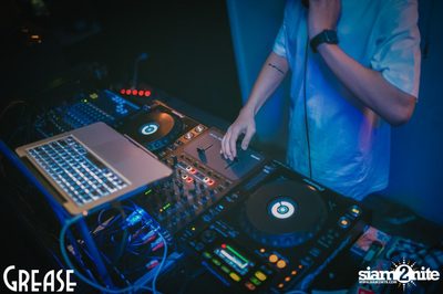 Friday Night at Grease Bangkok, Sukhumvit Soi 49 — photo 17