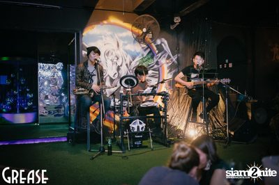Friday Night at Grease Bangkok, Sukhumvit Soi 49 — photo 73