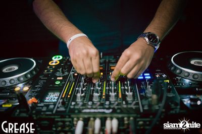 Friday Night at Grease Bangkok, Sukhumvit Soi 49 — photo 85
