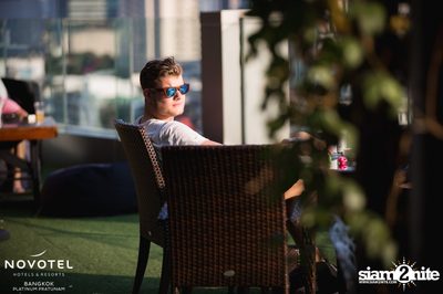 Neon EDM Pool Party at BAR9, Novotel Bangkok Platinum — photo 4