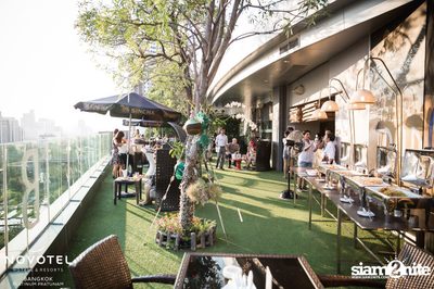 Neon EDM Pool Party at BAR9, Novotel Bangkok Platinum — photo 15