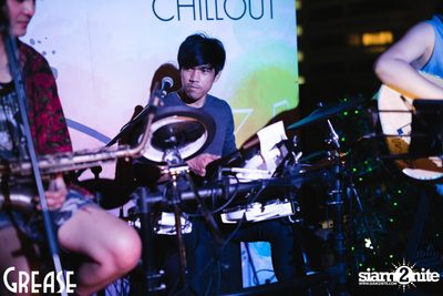 Saturday Night at Grease Bangkok, Sukhumvit Soi 49 — photo 12