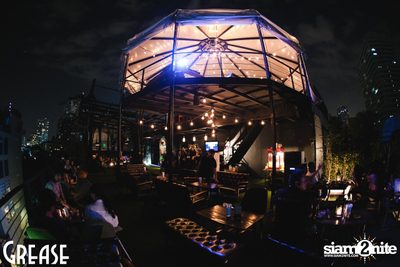 Saturday Night at Grease Bangkok, Sukhumvit Soi 49 — photo 17