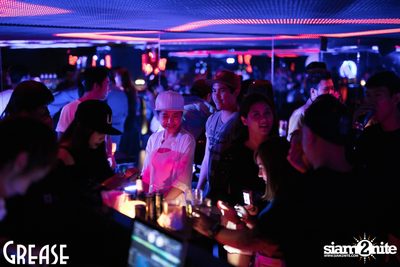 Saturday Night at Grease Bangkok, Sukhumvit Soi 49 — photo 38