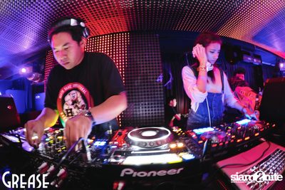 Saturday Night at Grease Bangkok, Sukhumvit Soi 49 — photo 63