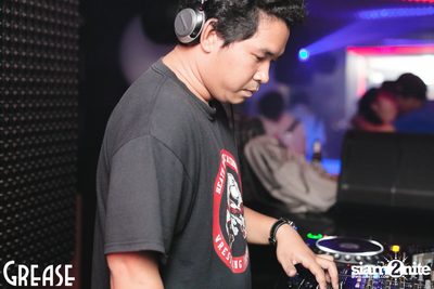 Saturday Night at Grease Bangkok, Sukhumvit Soi 49 — photo 74