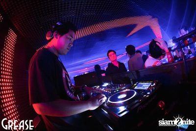 Saturday Night at Grease Bangkok, Sukhumvit Soi 49 — photo 75