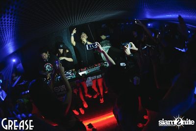 Saturday Night at Grease Bangkok, Sukhumvit Soi 49 — photo 88