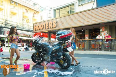 Charity Bike Wash at Hooters Nana, Sukhumvit Soi 4 — photo 11