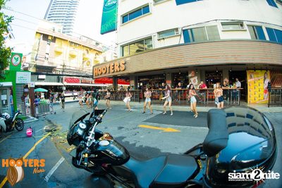 Charity Bike Wash at Hooters Nana, Sukhumvit Soi 4 — photo 26